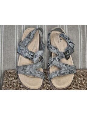 Clarks Ultimate Comfort Brynn Step Camouflage Leather Adjustable Sandals Sz 5.5